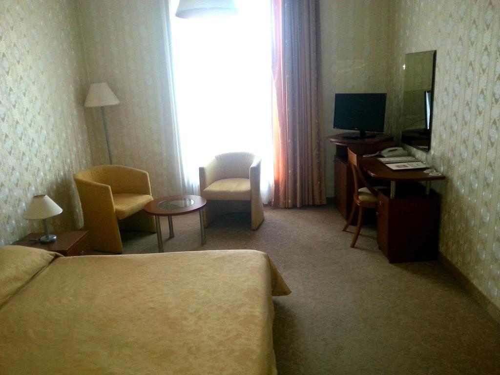 Hotel Perperikon Kŭrdzhali Pokoj fotografie